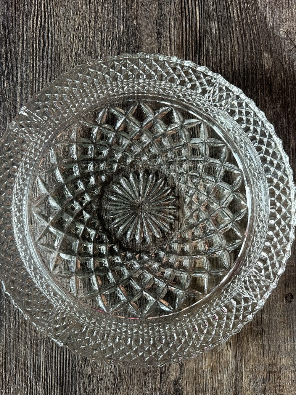 🔥 Vintage Cut Crystal Starburst Candy Dish / Serving Bowl - Beautiful Pattern